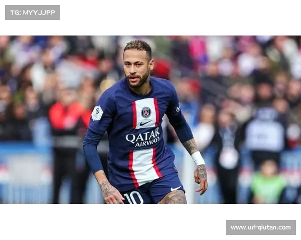 内马尔任意球破门，巴黎圣日耳曼经典配合